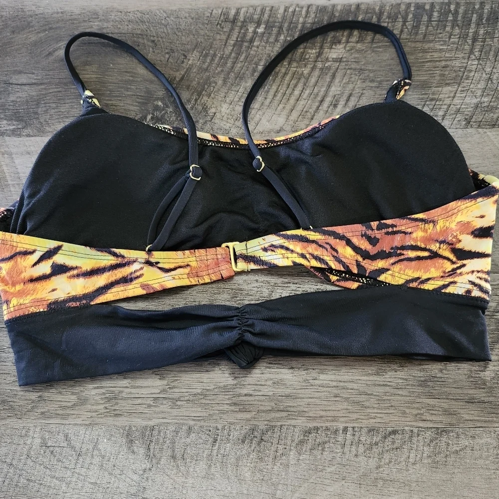 NWT Ambrielle Tiger Animal Print Bralette Style Twist Front Bikini Top Sz L